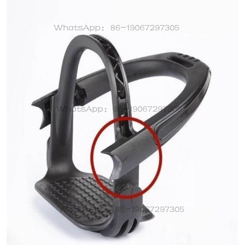 Tech Accessories Designer - Estribo Centrífugo de Fibra de Carbono